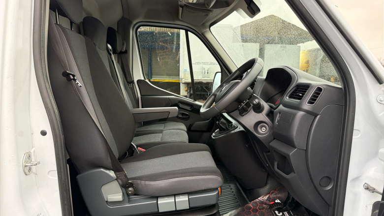 Renault Master Lwb Diesel Fwd LM35dCi 135 Business+ Medium Roof Van